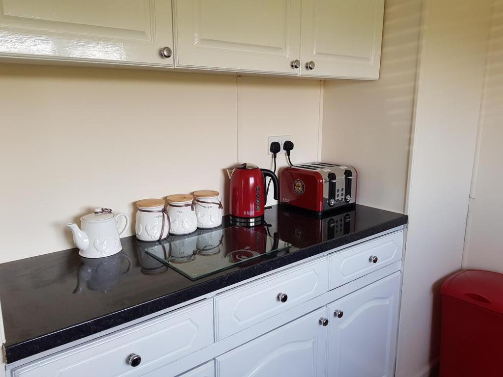 Ty Dderw Country Inn Moelfre Oda fotoğraf