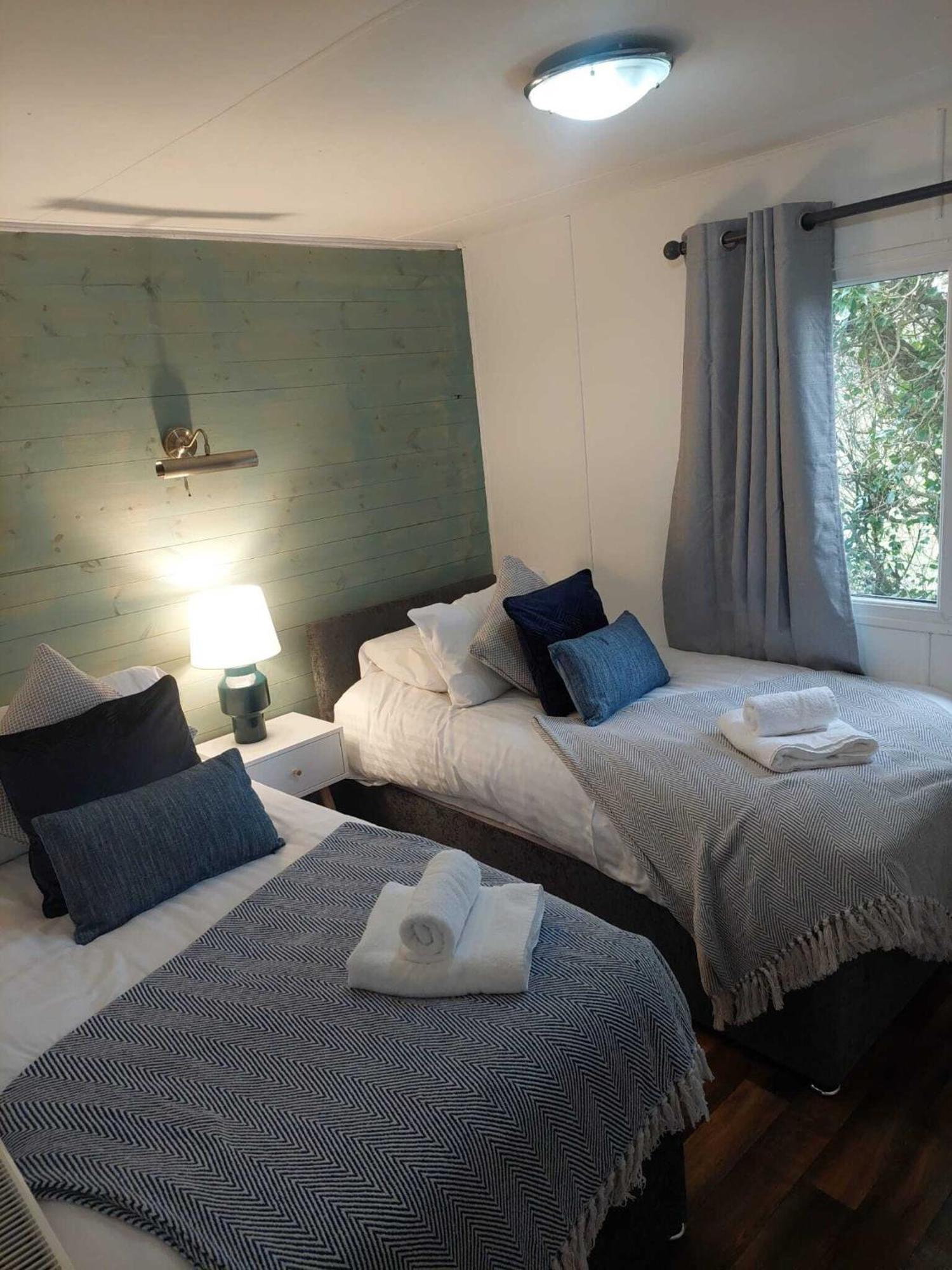 Ty Dderw Country Inn Moelfre Oda fotoğraf