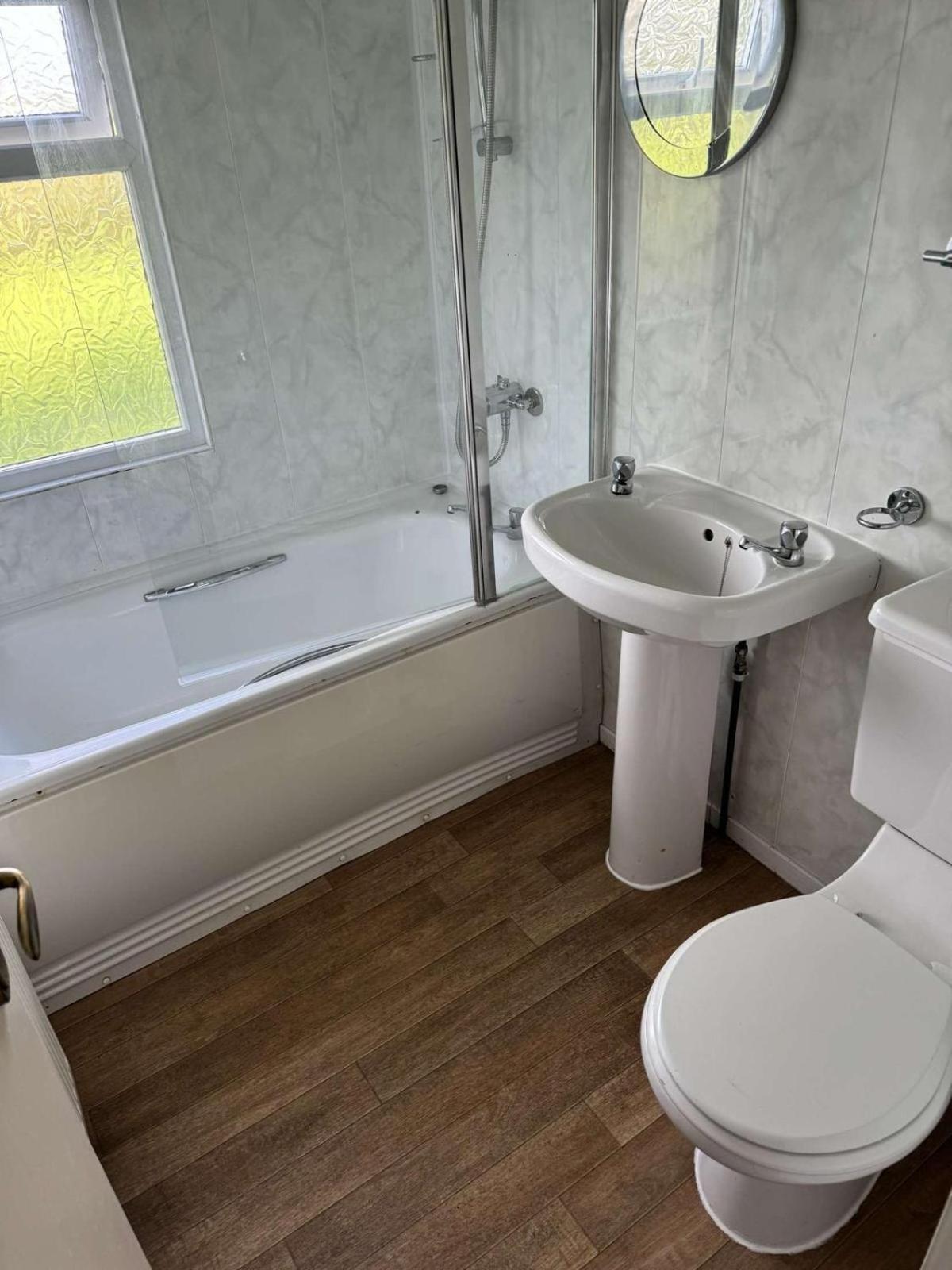 Ty Dderw Country Inn Moelfre Oda fotoğraf