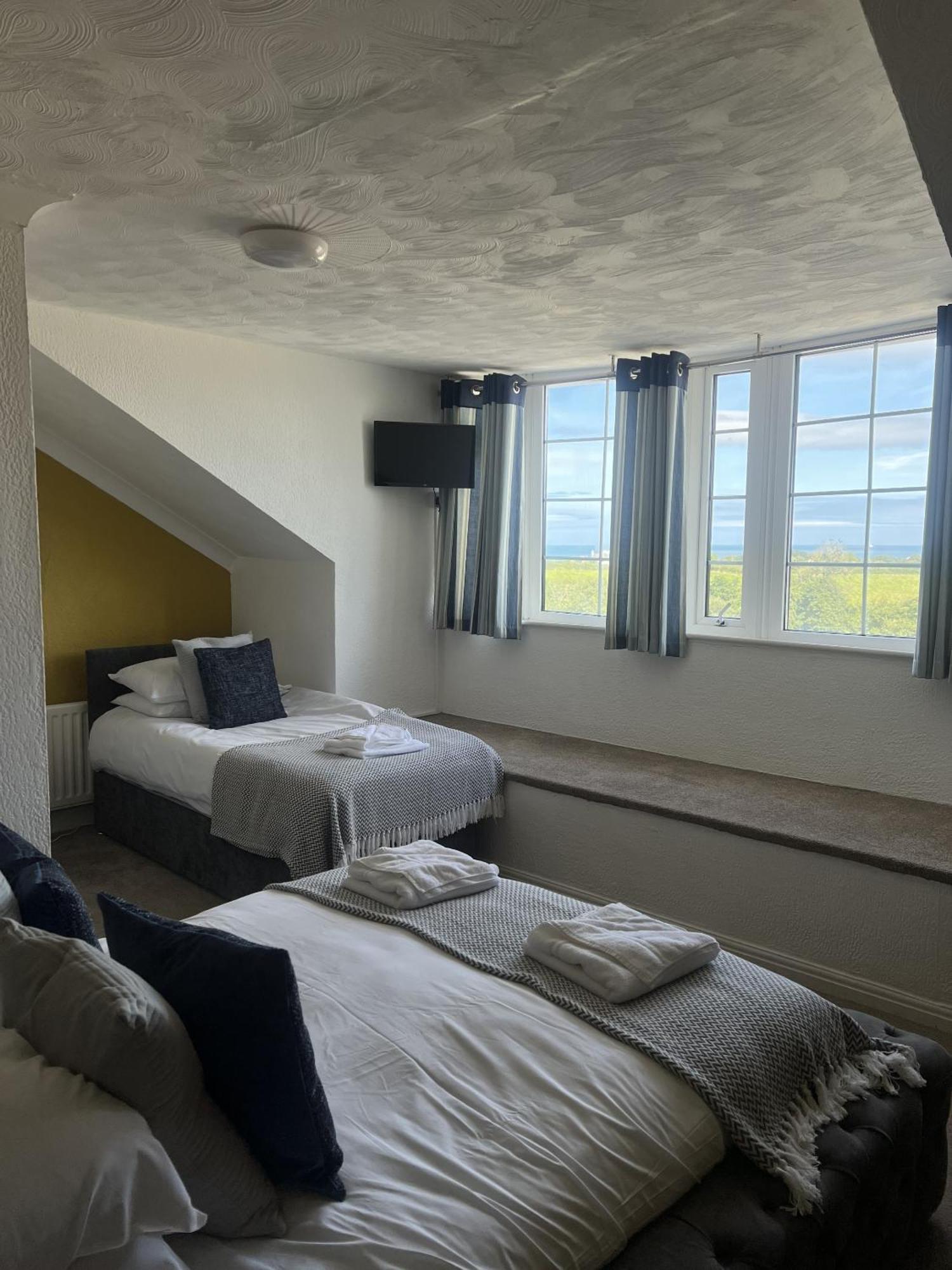 Ty Dderw Country Inn Moelfre Oda fotoğraf