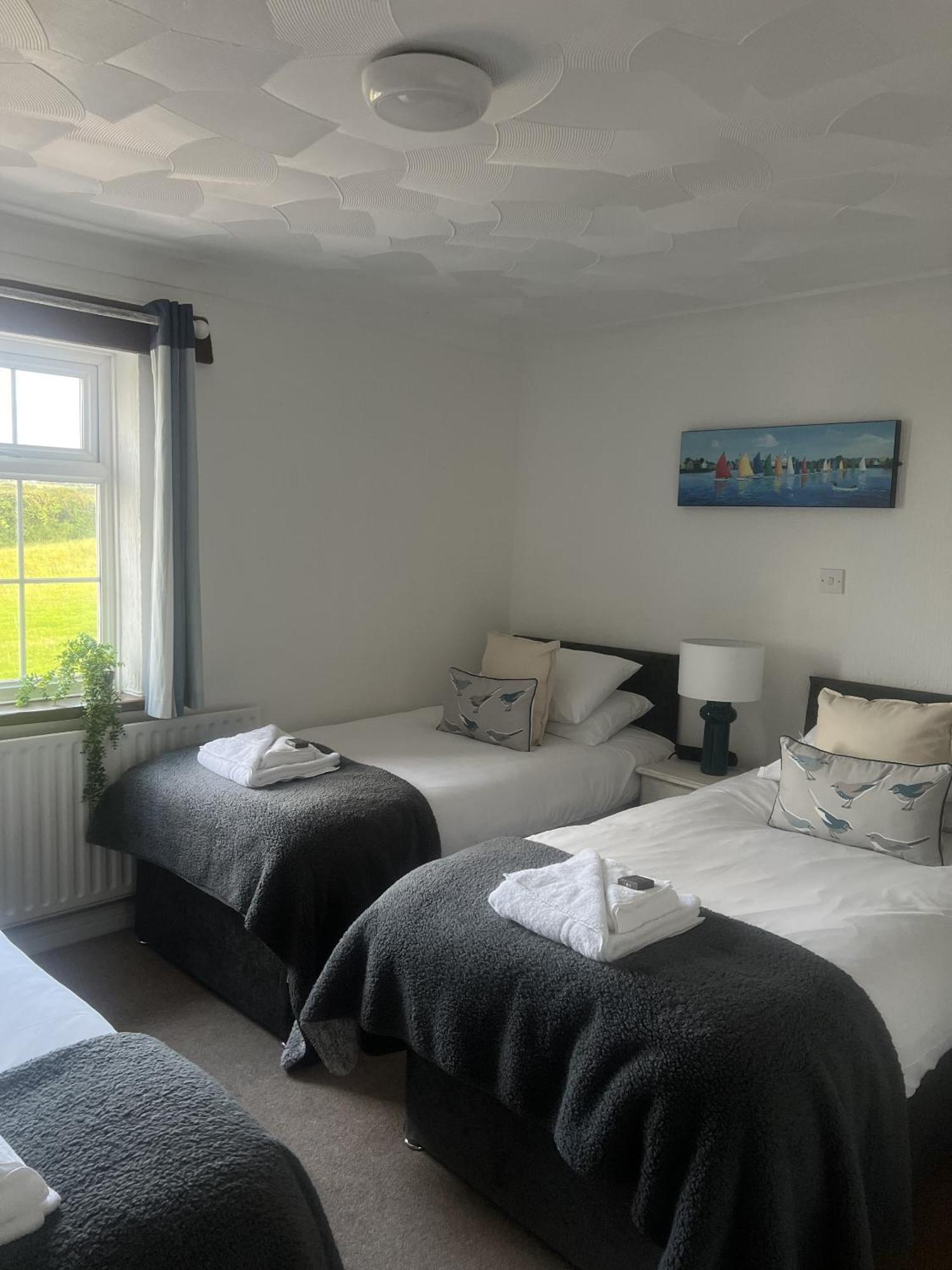 Ty Dderw Country Inn Moelfre Oda fotoğraf