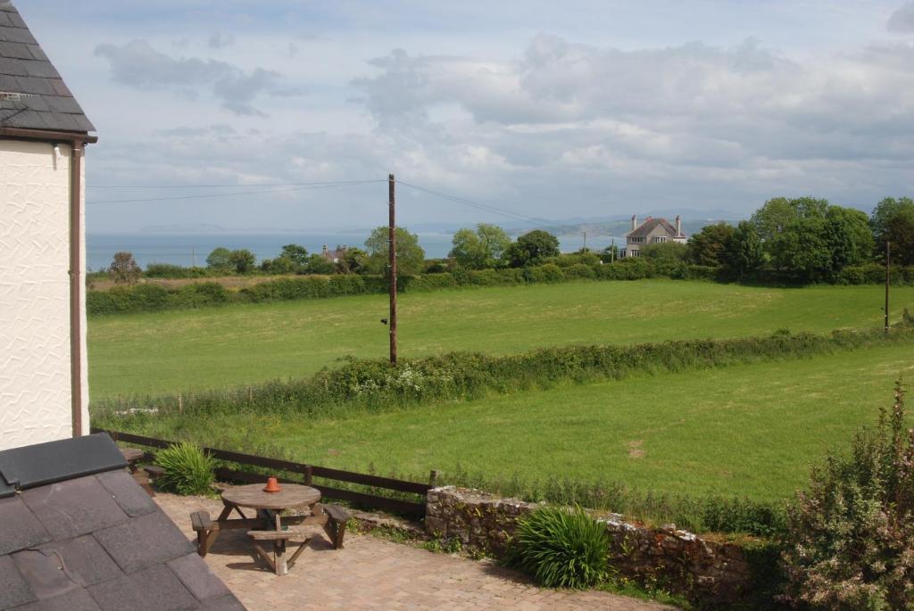 Ty Dderw Country Inn Moelfre Oda fotoğraf